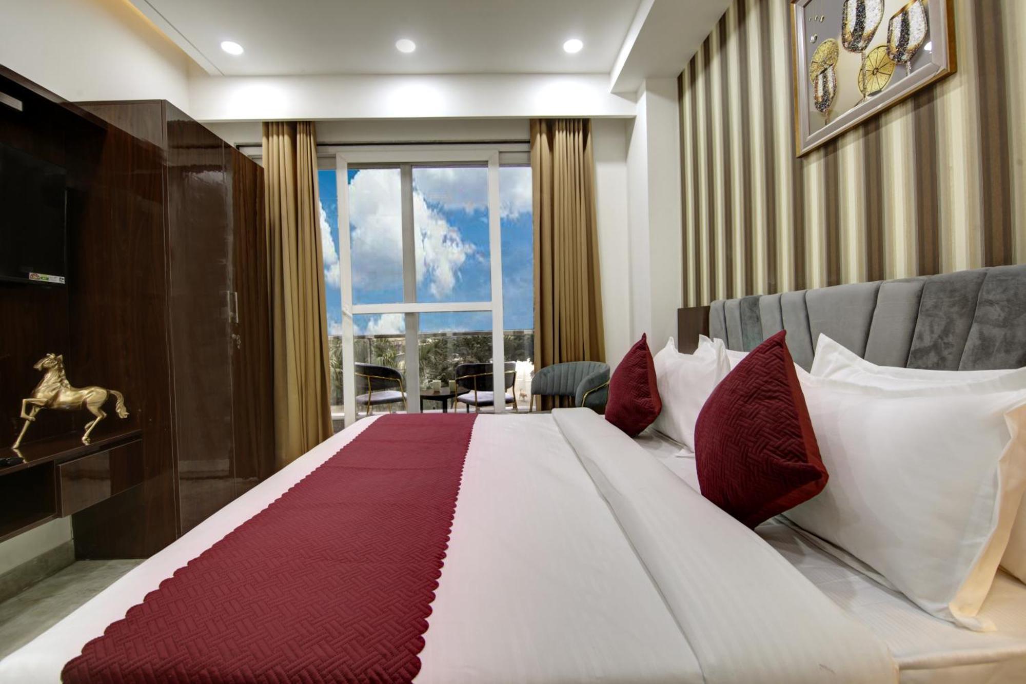 Limewood Stay - Millennium Huda City Center غورغاون المظهر الخارجي الصورة